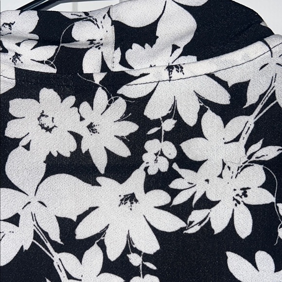 Adrienne Vittadini Monochrome Floral Tie-Neck Blouse - Picture 6 of 8